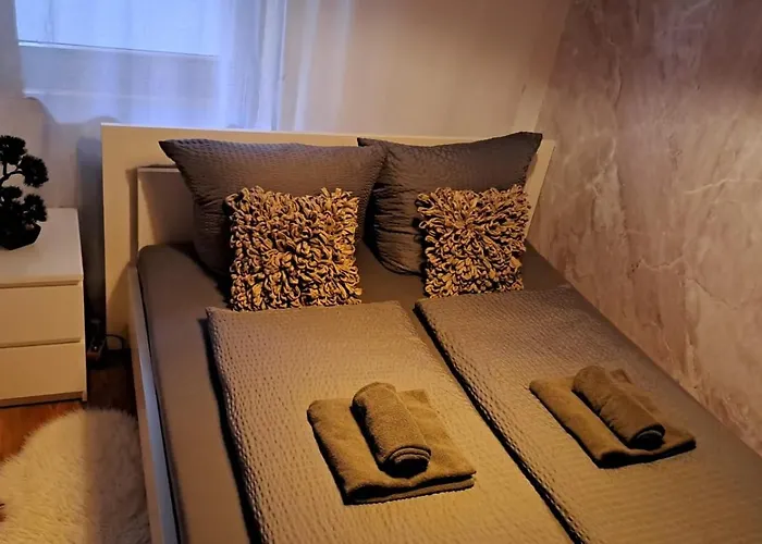 Viktor Apartment